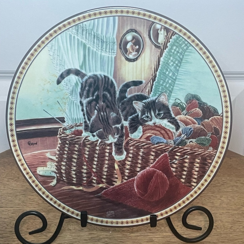 Vintage Edwin M. Knowles - cats set of 2